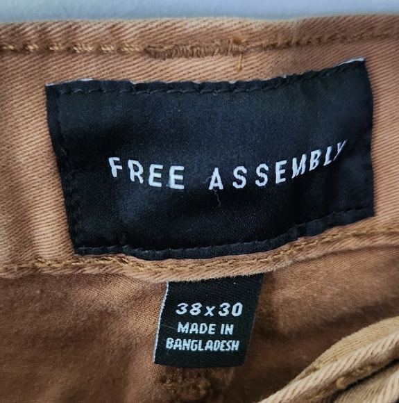 👖 Men’s Tan Jeans – Size 38x30, NWT, Classic Fit, Versatile Style - Picture 6 of 11